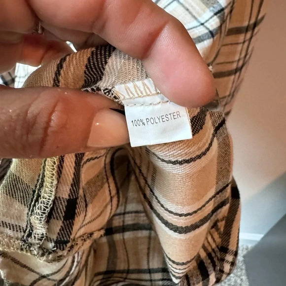 Women’s Plaid Button-Down Shirt - tan, black and white, size M - Picture 4 of 6